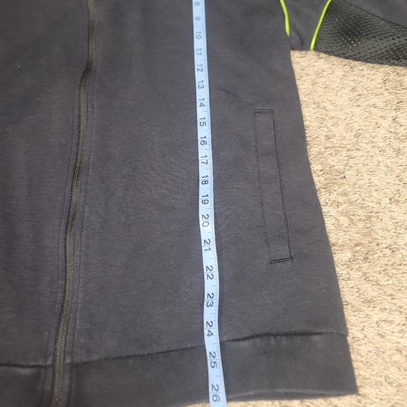 Adidas Sweatershir good condition color black and Line green - Picture 8 of 9